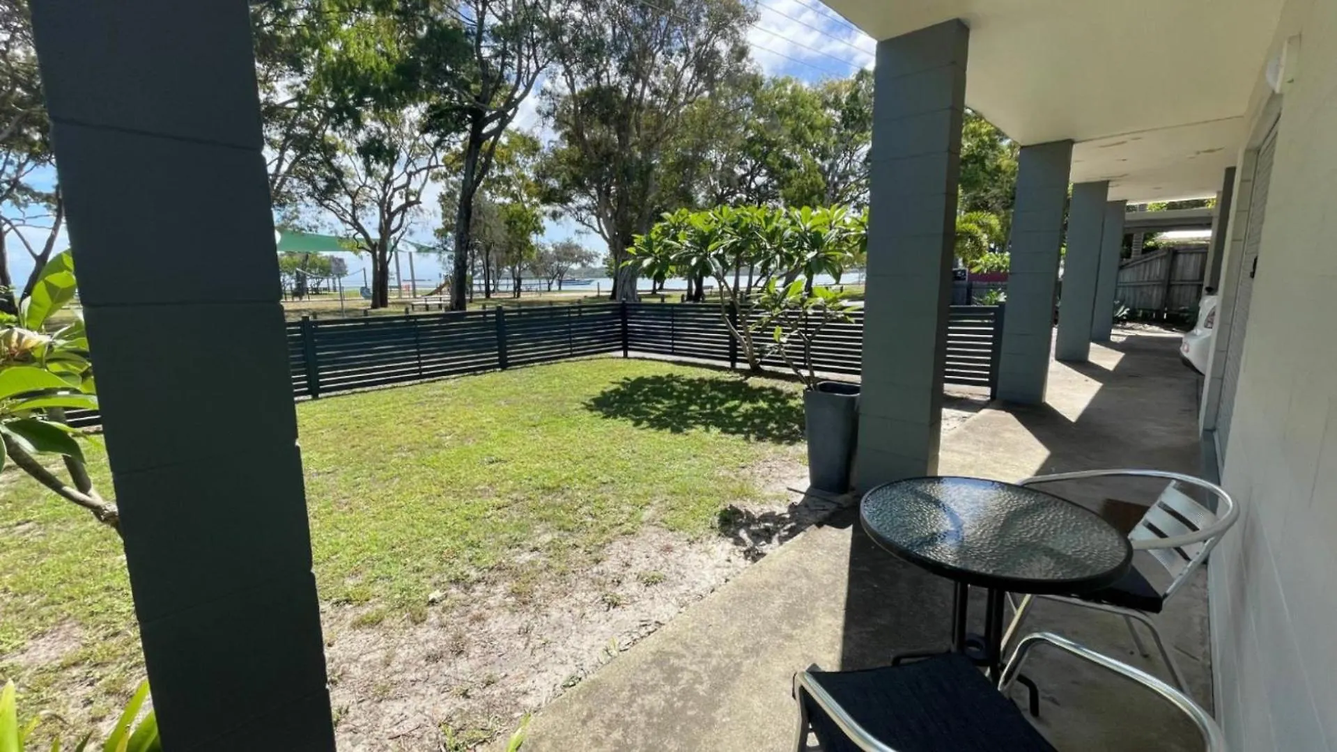 Tatil Evi Charm And Comfort In This Ground Floor Unit With Water Views! Welsby Pde, Bongaree
